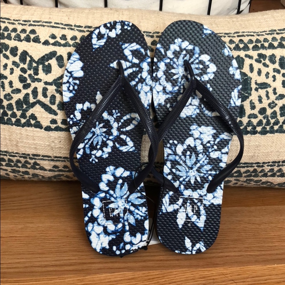 GAP flip flops